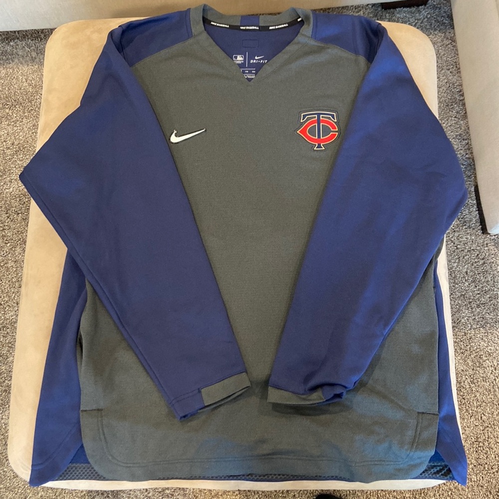 Minnesota Twins V-Neck Pullover